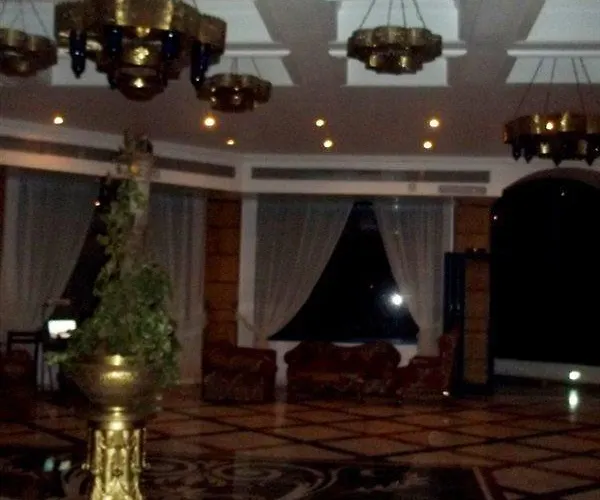 Üdülőközpont La Perla 3*