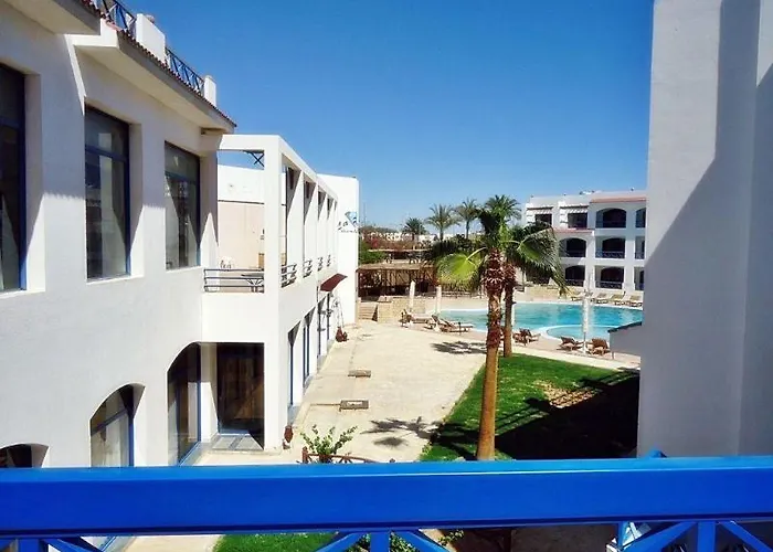 Üdülőközpont La Perla 3*